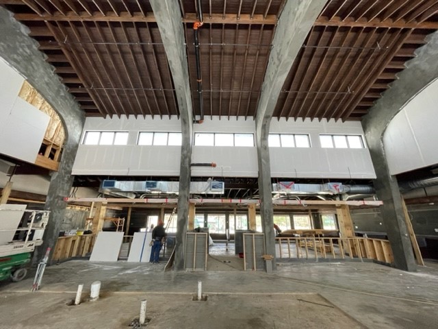 Gringo's College Station Bar Arches, Construction