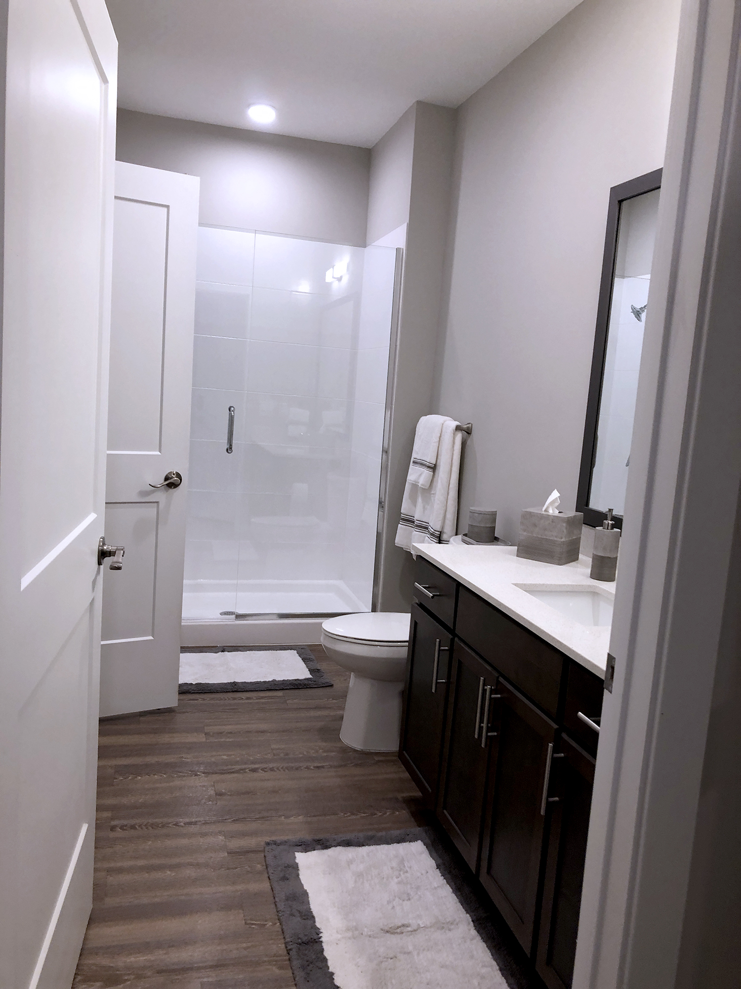 Outlook Hamilton One Bedroom Bathroom