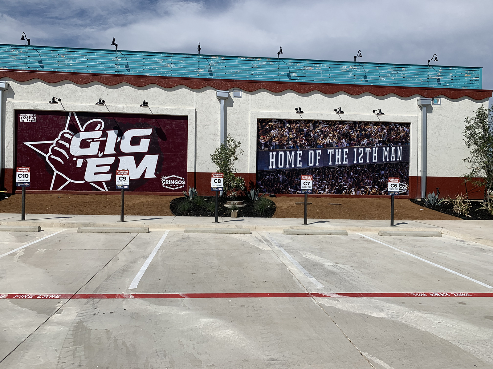 Gringo's College Station Exterior A&M Mural